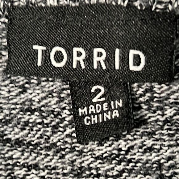 🔥 Torrid sweater with patches - Picture 6 of 8